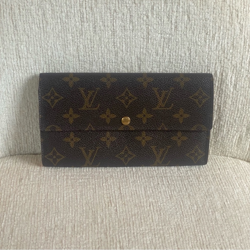 Louis Vuitton Monogram Sarah Wallet beautiful used condition